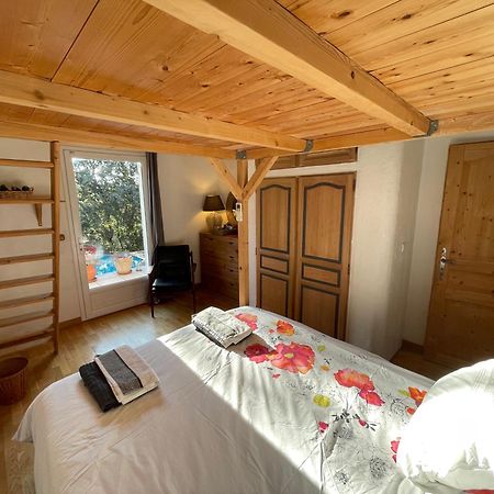 Bed and Breakfast Le calme de la garrigue à Russan Extérieur photo