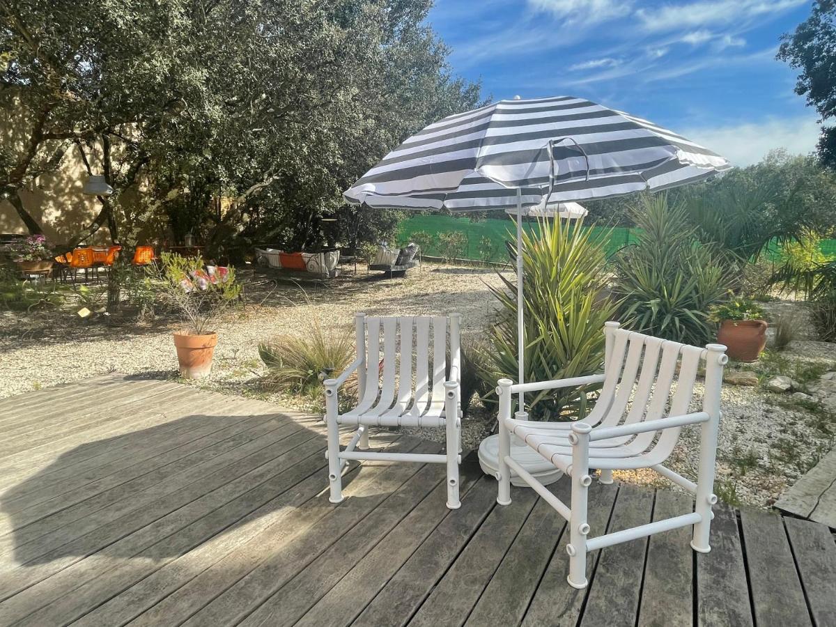 Bed and Breakfast Le calme de la garrigue à Russan Extérieur photo