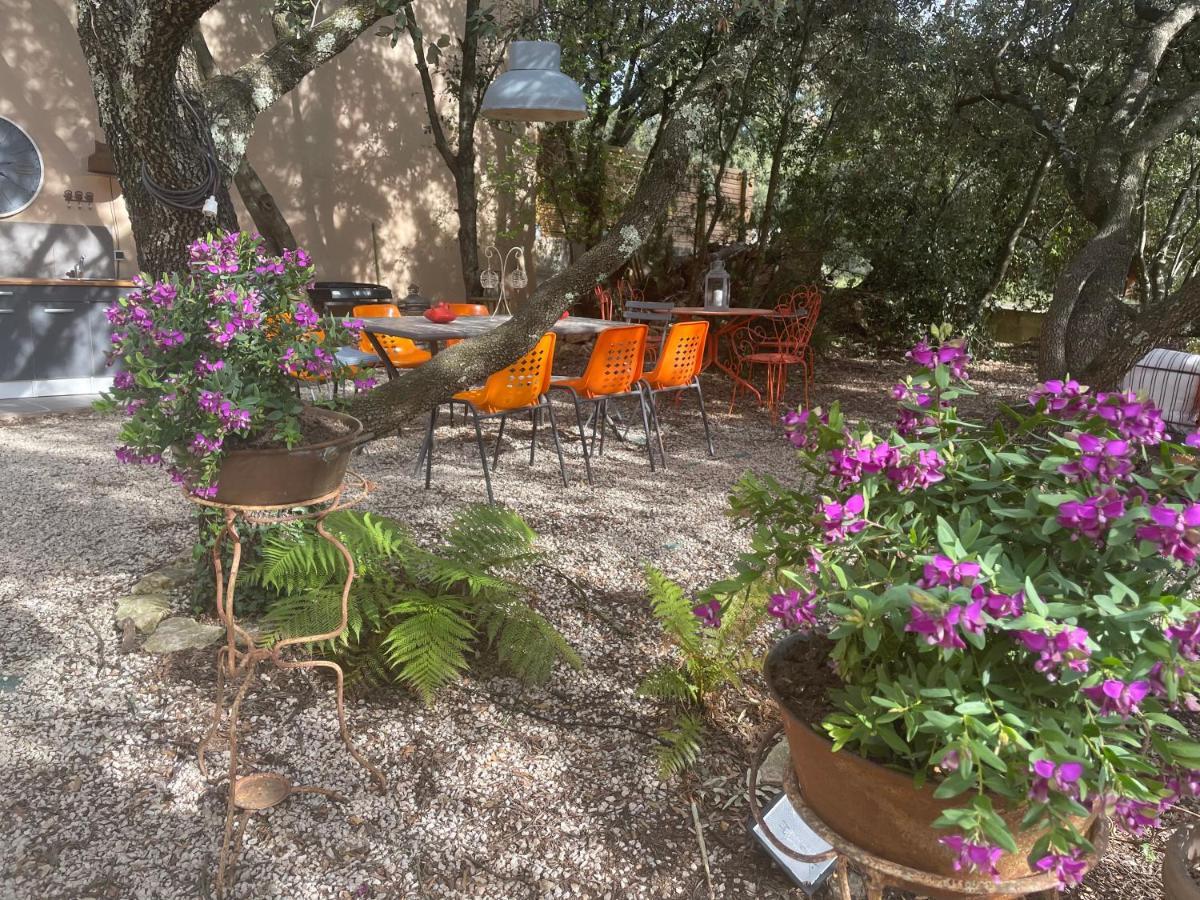 Bed and Breakfast Le calme de la garrigue à Russan Extérieur photo