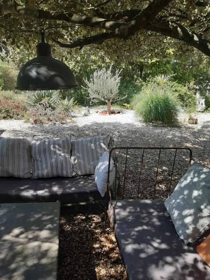 Bed and Breakfast Le calme de la garrigue à Russan Extérieur photo