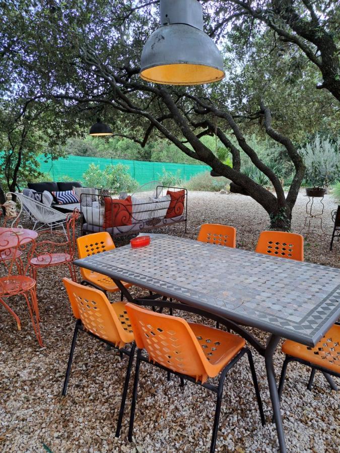 Bed and Breakfast Le calme de la garrigue à Russan Extérieur photo