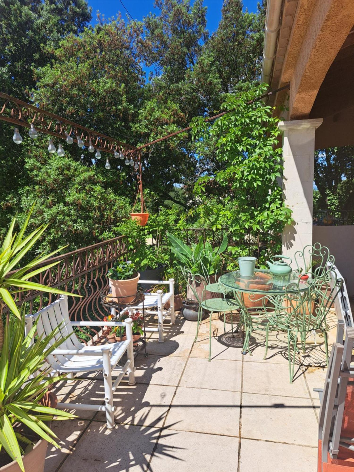 Bed and Breakfast Le calme de la garrigue à Russan Extérieur photo