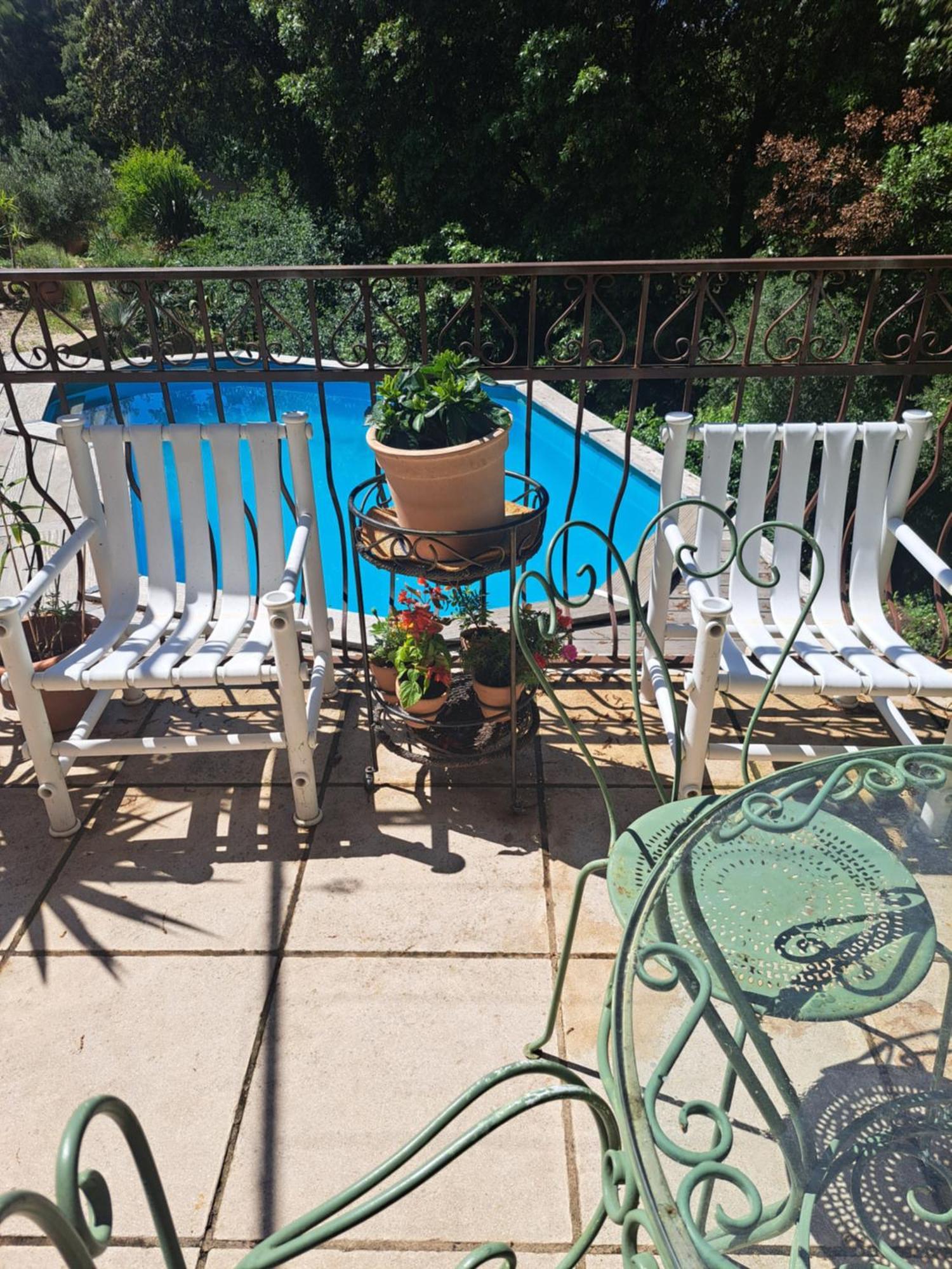Bed and Breakfast Le calme de la garrigue à Russan Extérieur photo